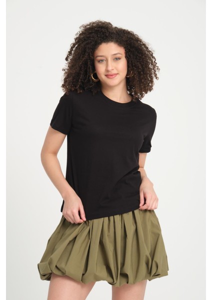 %100 Pamuk Basic Fit T-Shirt - Şık ve Konforlu Kısa Kollu Model