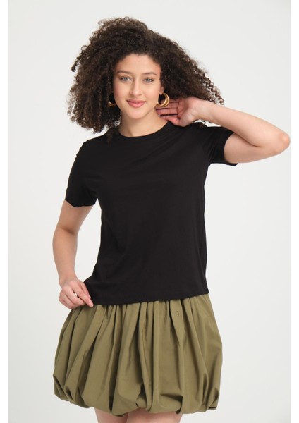 %100 Pamuk Basic Fit T-Shirt - Şık ve Konforlu Kısa Kollu Model