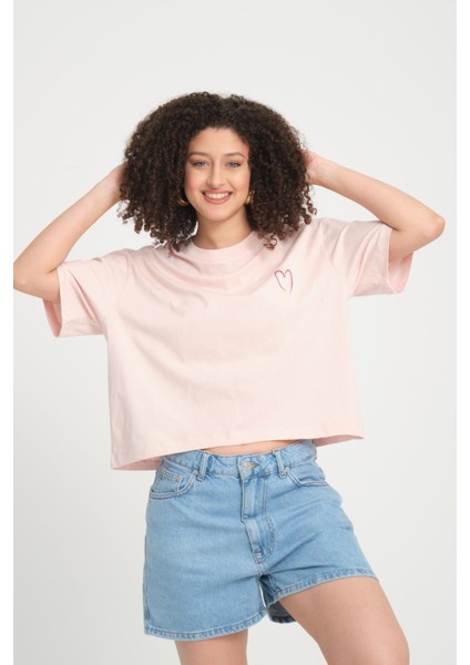 %100 Pamuk Bisiklet Yaka Kısa Kollu T-Shirt - Şık Kalp Detayı indirimleri