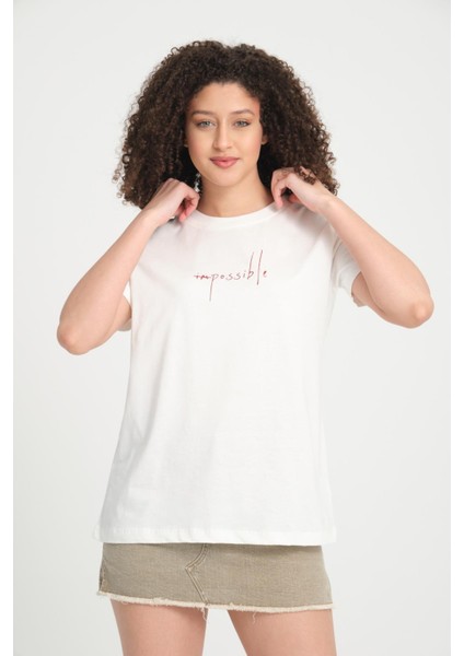 %100 Pamuk Rahat Kesim Bisiklet Yaka T-Shirt - Minimalist Yazı Tasarımı