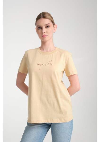 %100 Pamuk Rahat Kesim Bisiklet Yaka T-Shirt - Minimalist Yazı Tasarımı fırsatları