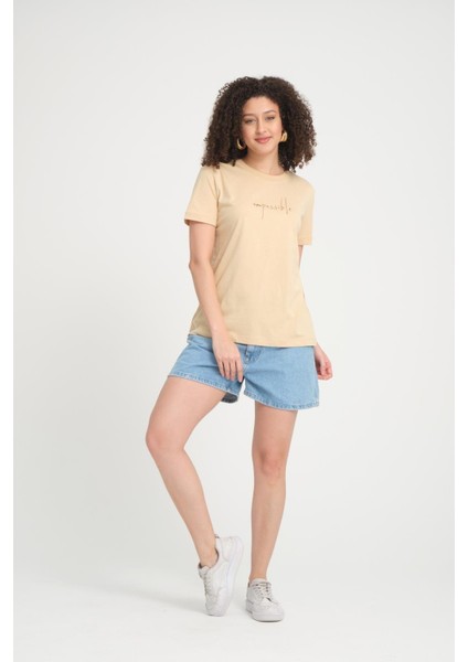 %100 Pamuk Rahat Kesim Bisiklet Yaka T-Shirt - Minimalist Yazı Tasarımı indirimleri