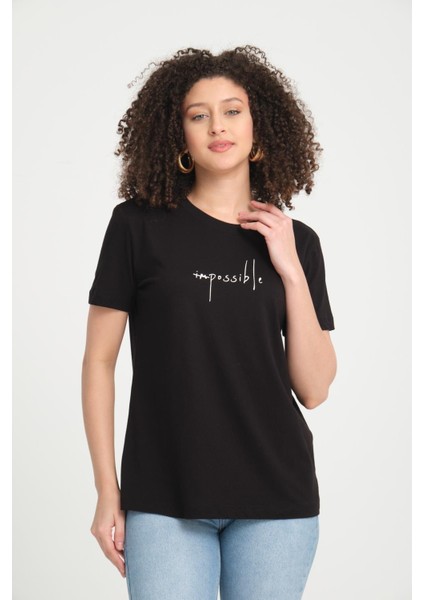 %100 Pamuk Rahat Kesim Bisiklet Yaka T-Shirt - Minimalist Yazı Tasarımı