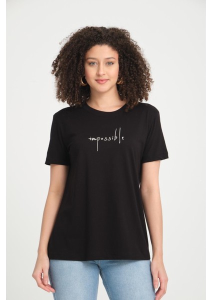 %100 Pamuk Rahat Kesim Bisiklet Yaka T-Shirt - Minimalist Yazı Tasarımı fırsatları