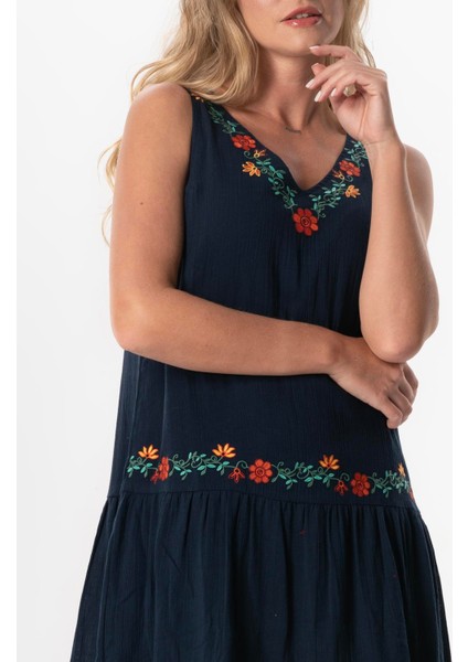 Kolsuz Şile Bezi Bahar V Yaka Nakışlı Uzun Yazlık Elbise Lacivert Lcvt modelleri