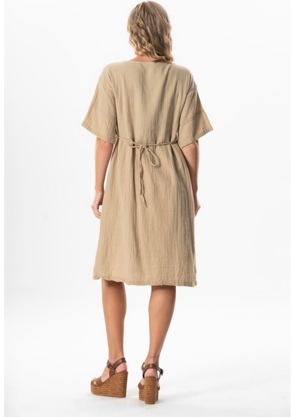 Kısa Kol V Yaka Alize Nakışlı Midi Boy Müslin Yazlık Elbise Vizon Vzn fiyatları