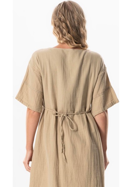 Kısa Kol V Yaka Alize Nakışlı Midi Boy Müslin Yazlık Elbise Vizon Vzn modelleri