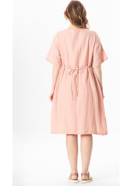 Kısa Kol V Yaka Alize Nakışlı Midi Boy Müslin Yazlık Elbise Pudra Pdr fiyatları