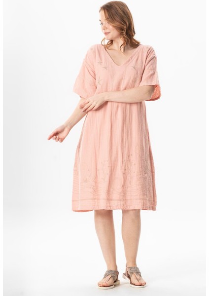 Kısa Kol V Yaka Alize Nakışlı Midi Boy Müslin Yazlık Elbise Pudra Pdr indirimleri