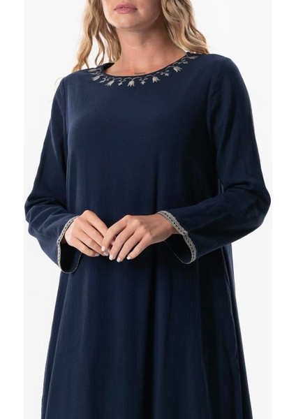 Uzun Kol Şile Bezi Lerzan Oval Yaka Nakışlı Yazlık Elbise Lacivert Lcvt modelleri