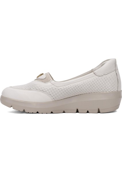 D25YA-7450 Kadın Deri Casual Ayakkabı Krem modelleri