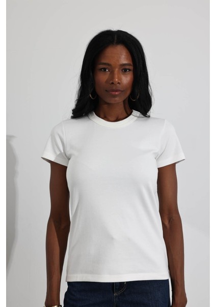 Ekru Fit Basic Tişört modelleri