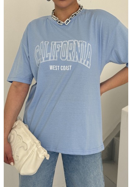 Kadın Bebe Mavi Bisiklet Yaka California Baskılı Oversize T-Shirt fiyatları