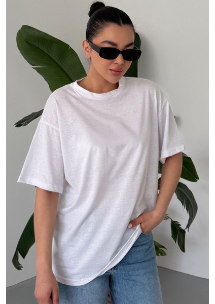 Kadın Beyaz Bisiklet Yaka Düz T-Shirt