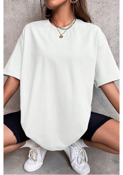 Kadın Beyaz Bisiklet Yaka Düz Oversize T-Shirt