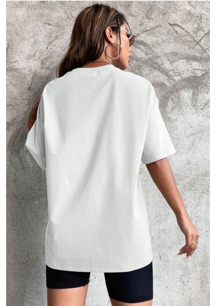 Kadın Beyaz Bisiklet Yaka Düz Oversize T-Shirt fiyatları