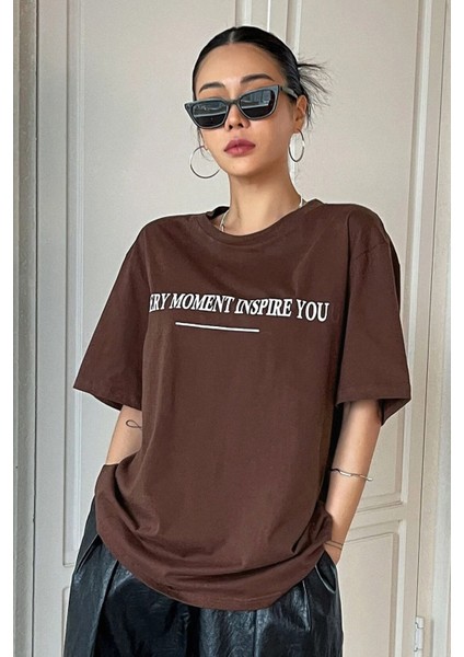 Baskılı Kahve Oversize T-Shirt Shoulder Tee fiyatları