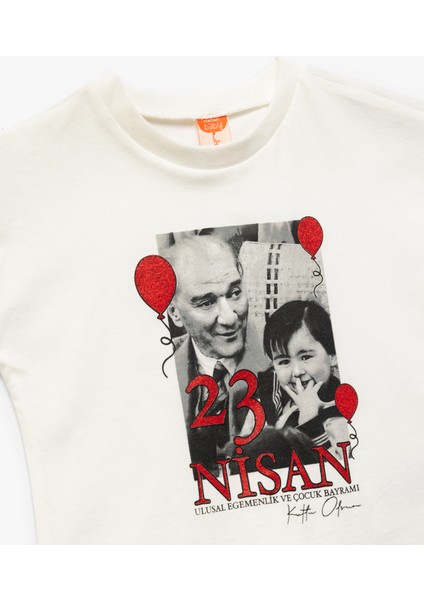 Kısa Kollu Bisiklet Yaka Pamuklu Atatürk Baskılı Tişört