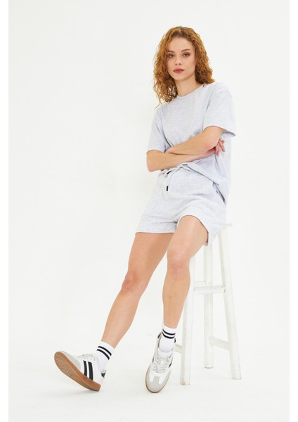 Kadın Konforlu %100 Pamuk Kısa Kollu Günlük Tişört indirimleri