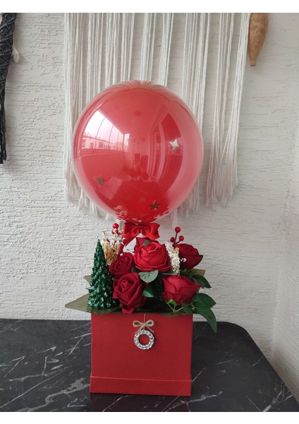 Kırmızı Gül Çiçek Buketi Balonlu Yıldönümü Doğum Sevgililer Günü Yıldönümü Hediye Kutusu