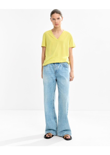 V-Yaka Basic T-Shirt
