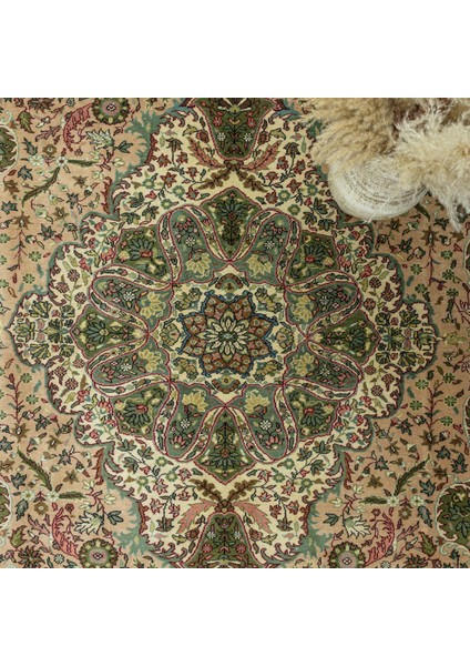 Olivia Madalyon Tasarımlı El Dokuma Halı 206 x 309 cm
