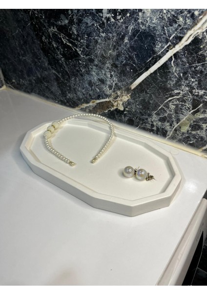 Asimetrik Tasarımlı Dekoratif Tepsi, Beyaz Sunumluk, Banyo ve Makyaj Organizeri modelleri