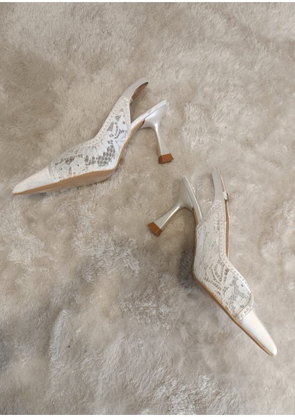 Lace Dantel ve Inci Taş Detaylı Sivri Burun Topuk Dekolteli 7 cm Kadeh Topuk Gelin Ayakkabısı fiyatları