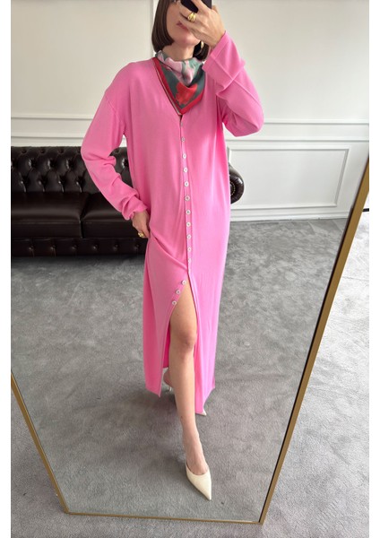 V Yaka Düğmeli Triko Elbise- Pembe