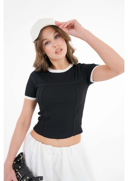 Siyah Yaka ve Kol Garni Detaylı Biyeli Fitilli Örme Crop Bluz modelleri