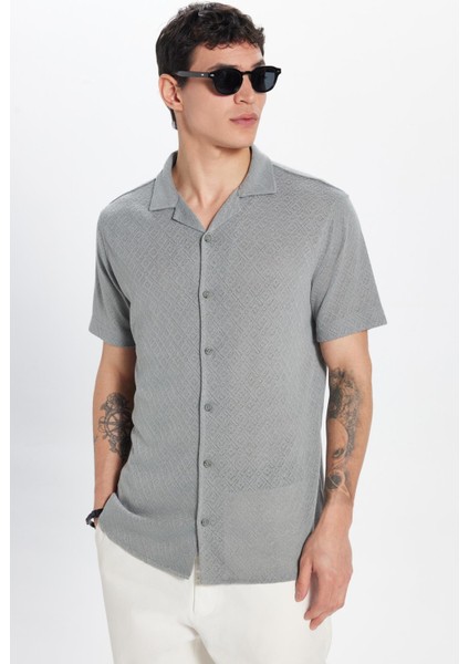 Erkek Slim Fit Dar Kesim Kısa Kollu Örme Doku Apaş Yaka Gri Gömlek