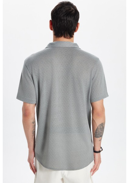 Erkek Slim Fit Dar Kesim Kısa Kollu Örme Doku Apaş Yaka Gri Gömlek