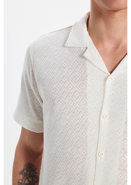 Erkek Slim Fit Dar Kesim Kısa Kollu Örme Doku Apaş Yaka Ekru Gömlek