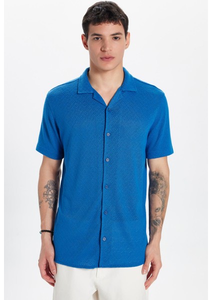 Erkek Slim Fit Dar Kesim Kısa Kollu Örme Doku Apaş Yaka Saks Mavi Gömlek