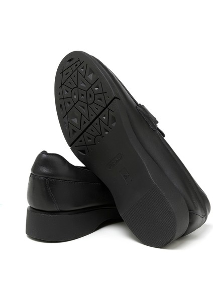 Kadın Oxford ( Klasik) 53N7 Frau Tıvolı Nero (Black) indirimleri