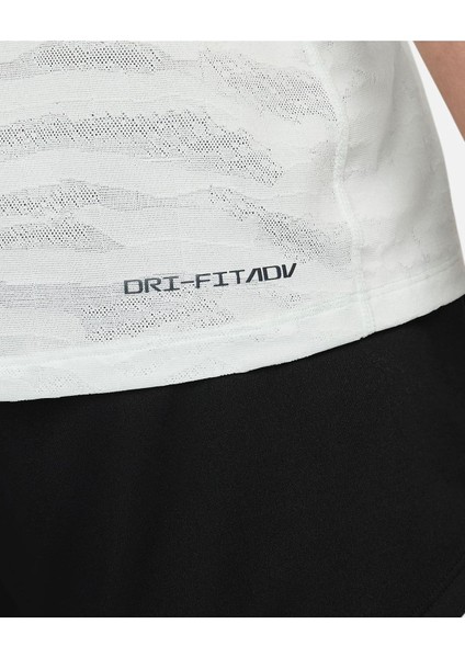 Dri-Fıt Adv Run Division Özel Olarak Geliştirilen Kadın Koşu Atleti fırsatları