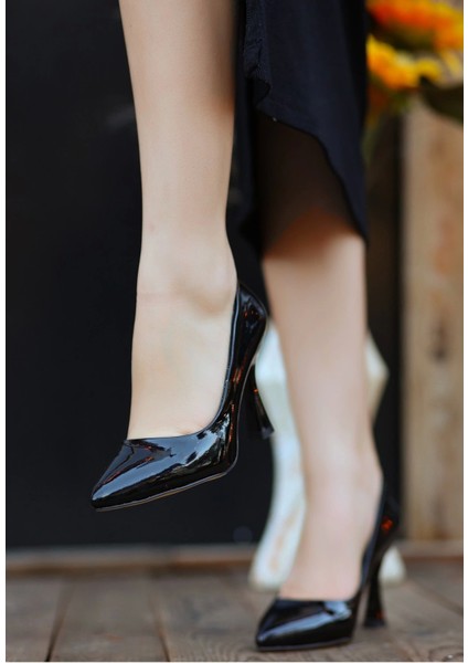 Siyah Rugan Stiletto Ayakkabı