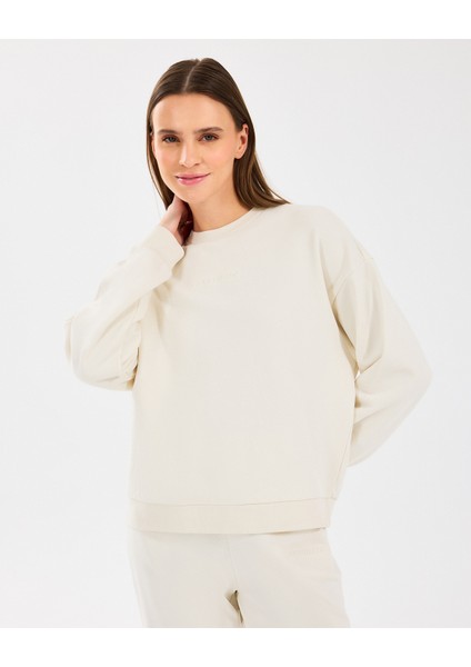 W Essential Crewneck Sweatshirt Kadın Off White Sweatshirt S242109-102 fiyatları