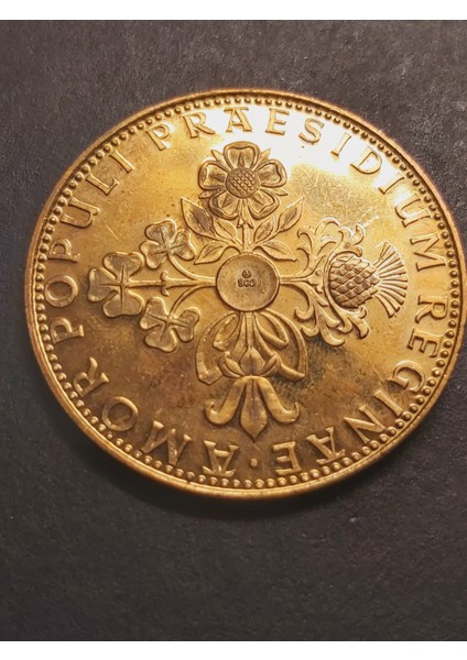 Amor Populı Praesıdıum Regınae A900 - Kraliçe Elizabeth 21.39GR 22 Ayar A900 Altın Madalya