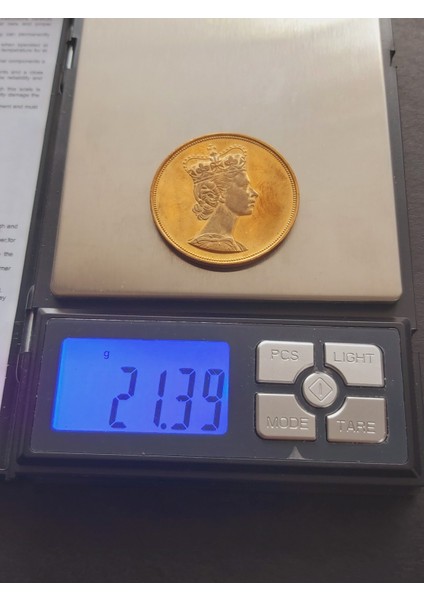 Amor Populı Praesıdıum Regınae A900 - Kraliçe Elizabeth 21.39GR 22 Ayar A900 Altın Madalya