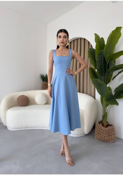 Kare Yaka Askılı Kloş Uzun Elbise