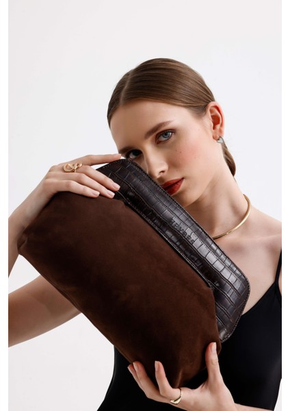Kadın Acı Kahve Kroko Desen Deri Detaylı Süet Clutch El Çantası