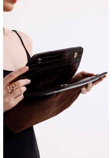 Kadın Acı Kahve Kroko Desen Deri Detaylı Süet Clutch El Çantası