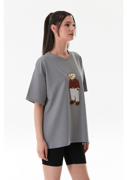 Ayıcık Nakışlı Oversize Tişört fırsatları