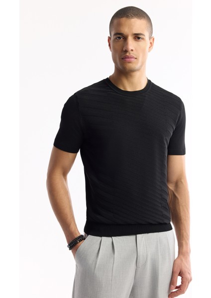 Erkek Siyah Bisiklet Yaka Önü Jakar Detaylı Rayon Triko T-shirt A51Y5004