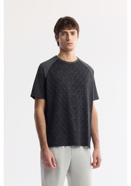 Erkek Siyah Bisiklet Yaka Geometrik Desenli Bloklu Teknik Kumaş Detaylı T-shirt A51Y1160