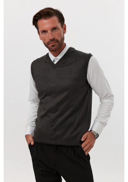 Erkek Standart Fit Normal Kesim Kolsuz Triko Süveter