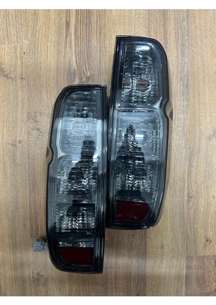 Nissan Navara Stop Lambası Siyah Modifiyeli 2005-2014