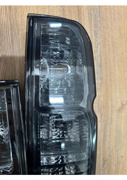 Nissan Navara Stop Lambası Siyah Modifiyeli 2005-2014