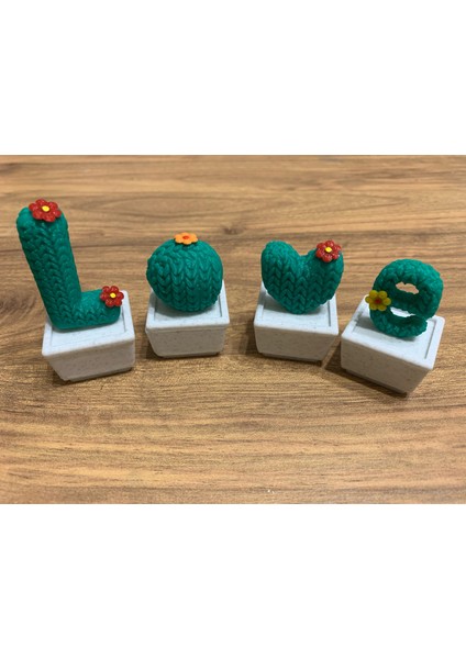 Modellio3D Mini 4’lü Love Yazılı Kaktüs Figür Seti – Dekoratif 3D Tasarım fiyatları